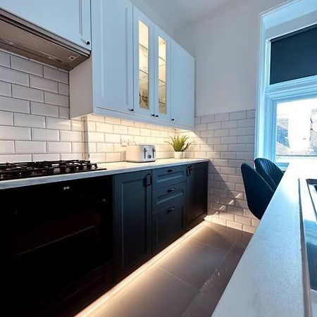 The Retreat - Large Luxury Apartment, Two Mins From Beach Μπόρνμουθ Εξωτερικό φωτογραφία