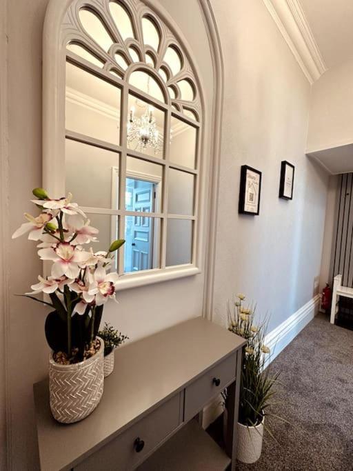 The Retreat - Large Luxury Apartment, Two Mins From Beach Μπόρνμουθ Εξωτερικό φωτογραφία