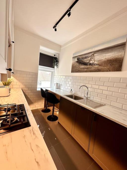 The Retreat - Large Luxury Apartment, Two Mins From Beach Μπόρνμουθ Εξωτερικό φωτογραφία