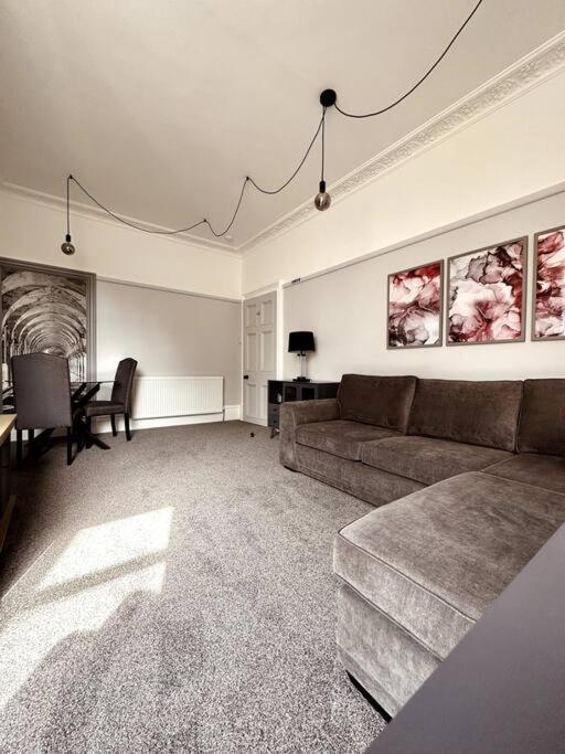The Retreat - Large Luxury Apartment, Two Mins From Beach Μπόρνμουθ Εξωτερικό φωτογραφία