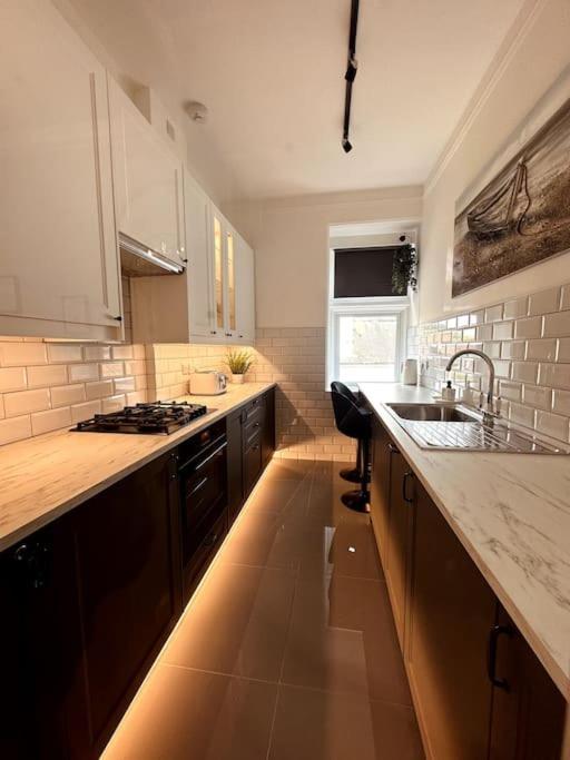 The Retreat - Large Luxury Apartment, Two Mins From Beach Μπόρνμουθ Εξωτερικό φωτογραφία