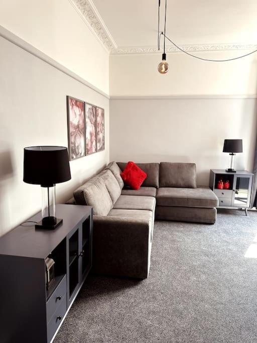 The Retreat - Large Luxury Apartment, Two Mins From Beach Μπόρνμουθ Εξωτερικό φωτογραφία